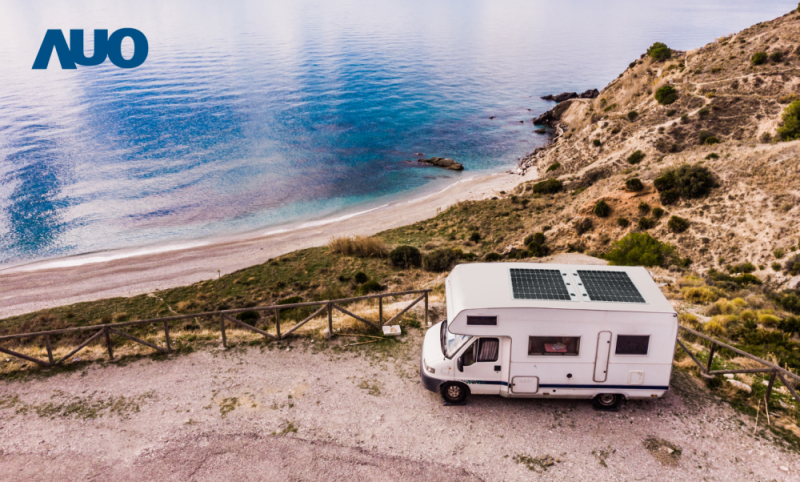 「可撓輕量化太陽光電板SunCurva」使用輕量特殊耐候型複合板取代傳統太陽能板的玻璃前板，不僅降低70%重量，每米平方僅3Kg；具有抗衝擊性能及通過電磁相容性測試，可應用於交通運輸工具，如露營車、遊艇等